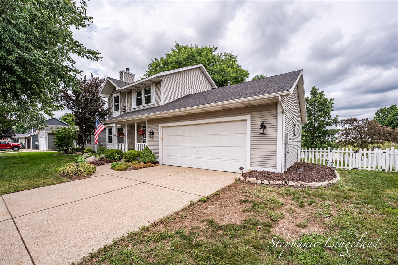 1511 Springbrook Drive Property Photo 3