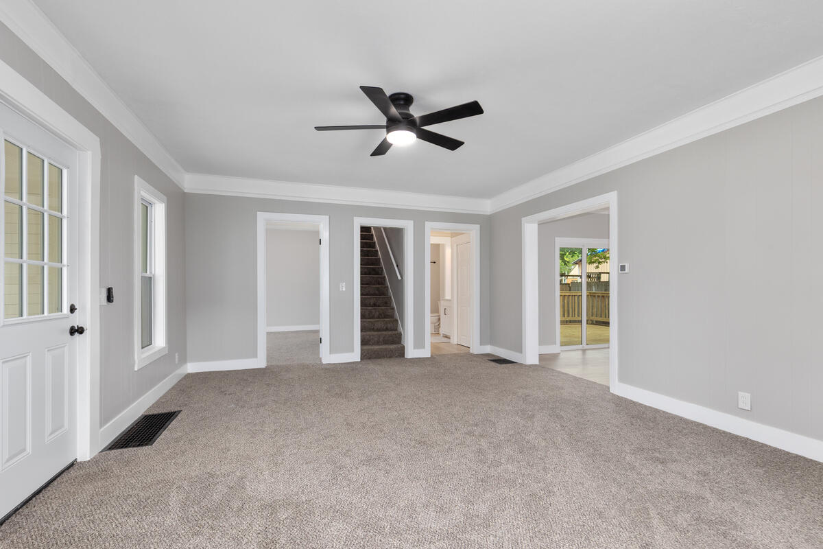 991 E Allegan Street Property Photo 6