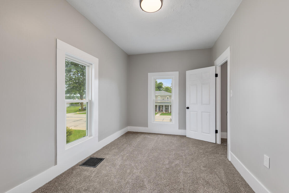 991 E Allegan Street Property Photo 24
