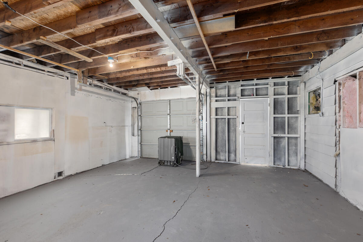 991 E Allegan Street Property Photo 33
