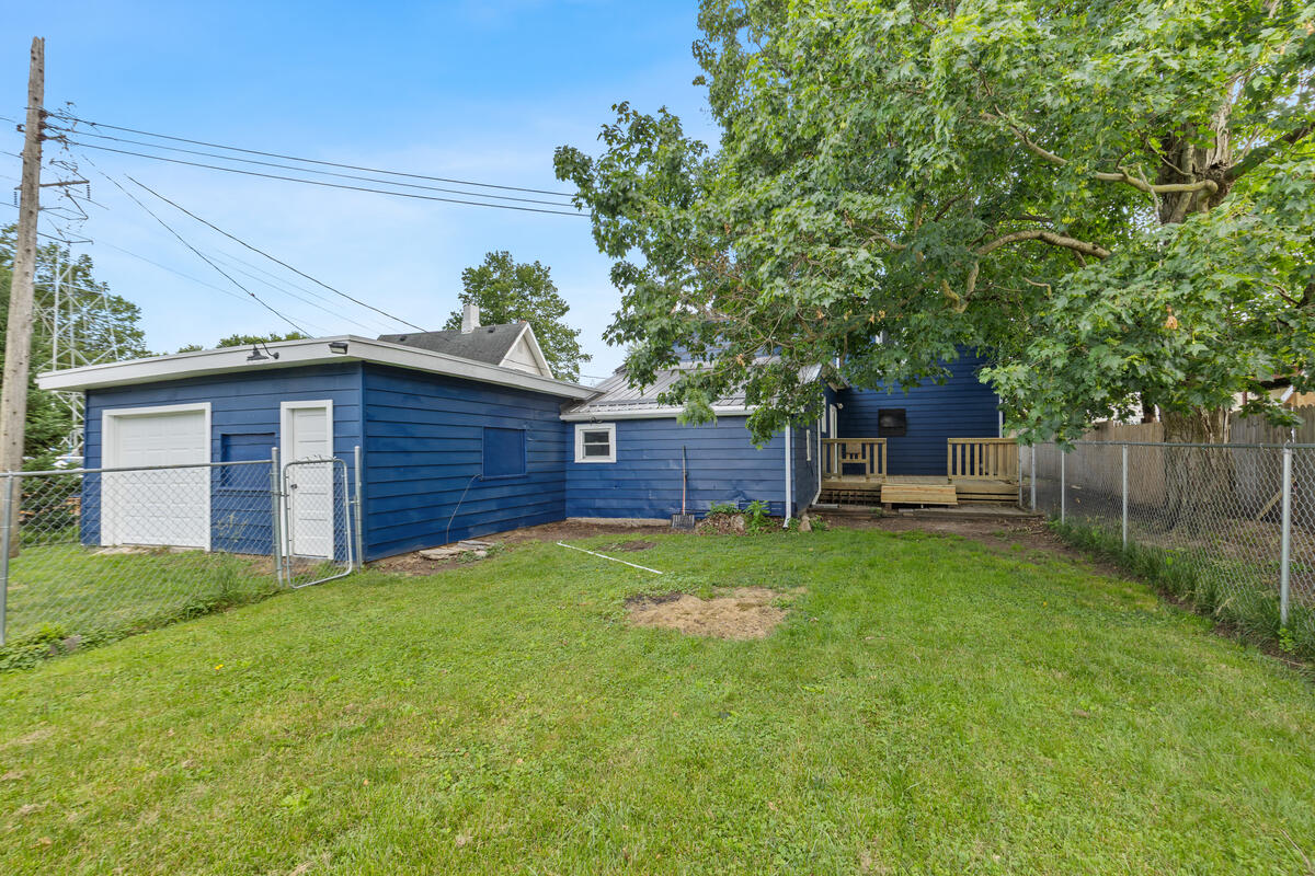 991 E Allegan Street Property Photo 36