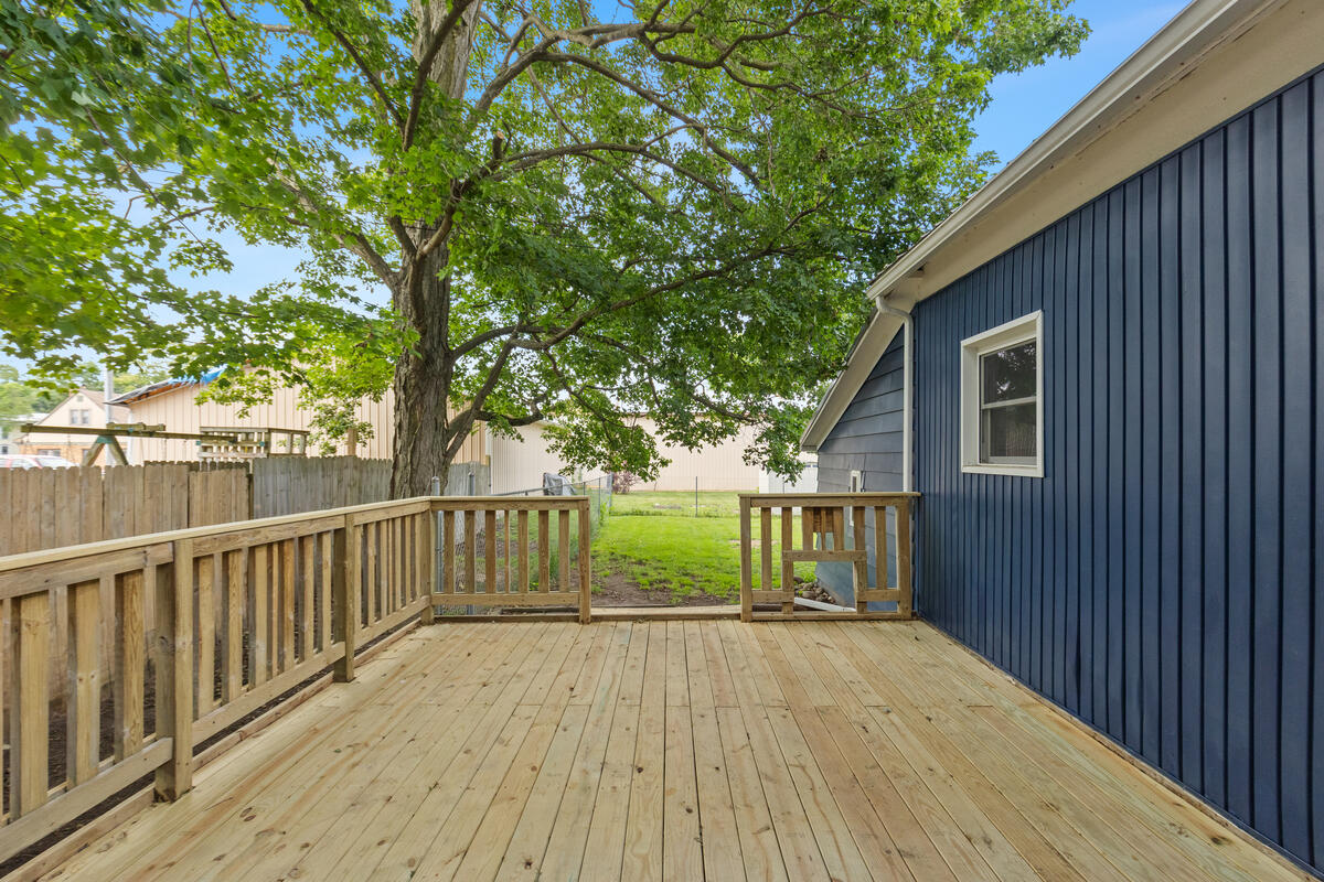 991 E Allegan Street Property Photo 38