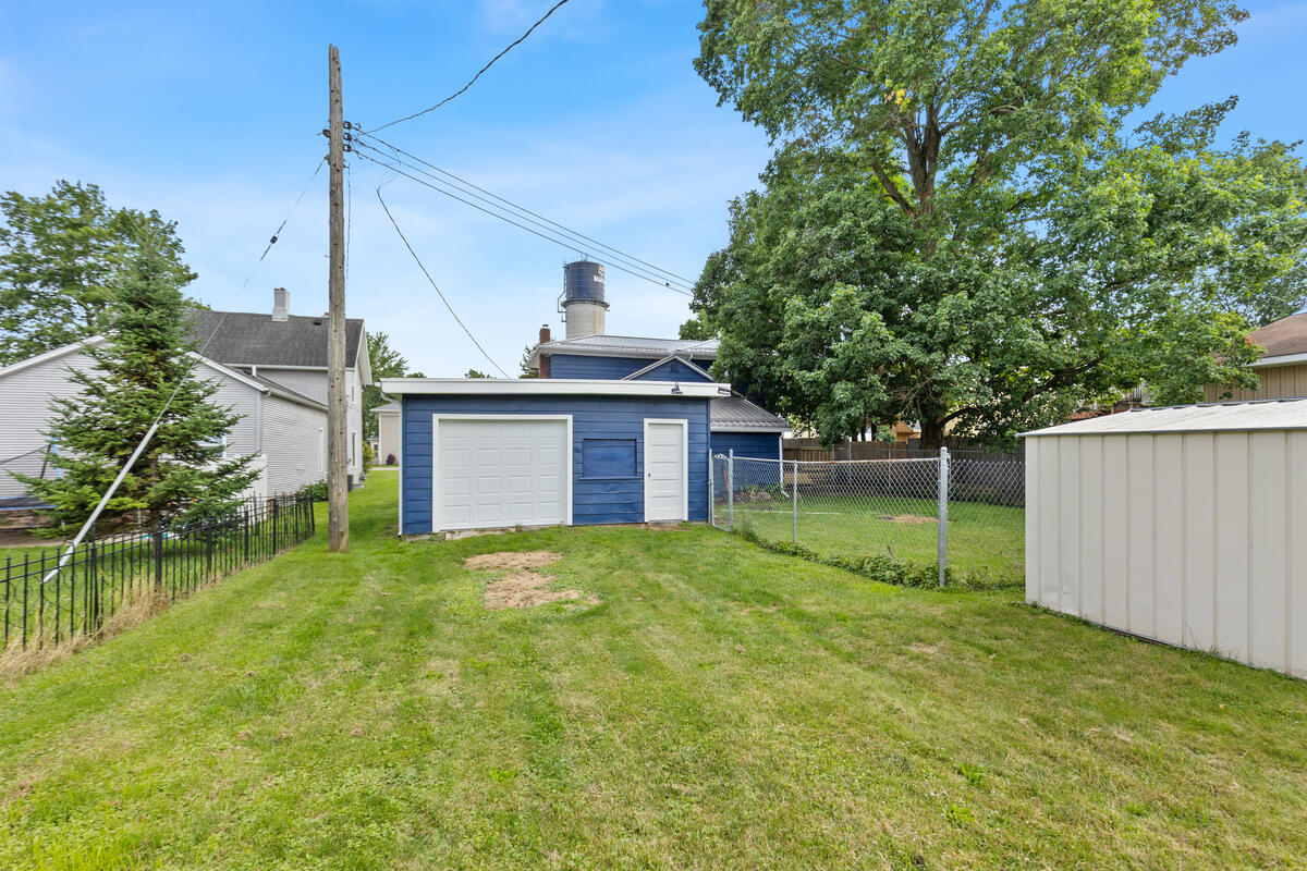 991 E Allegan Street Property Photo 40