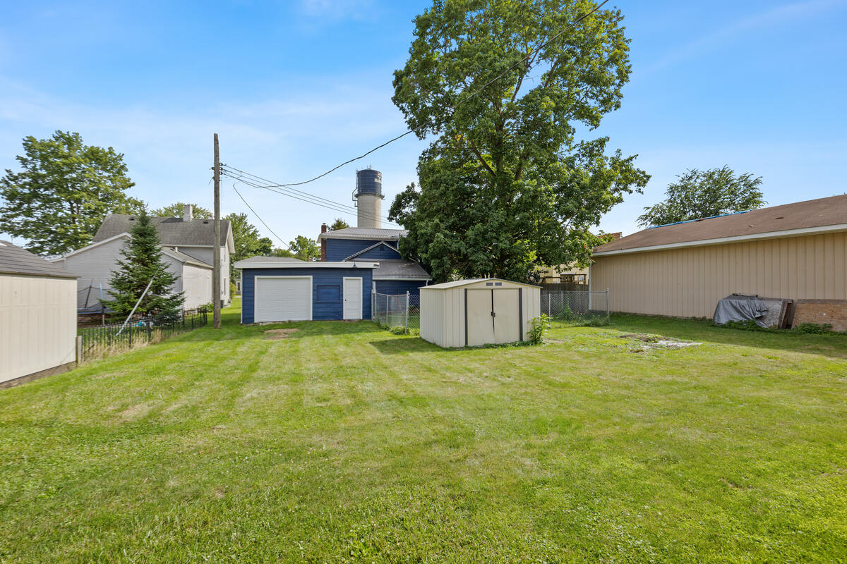991 E Allegan Street Property Photo 41