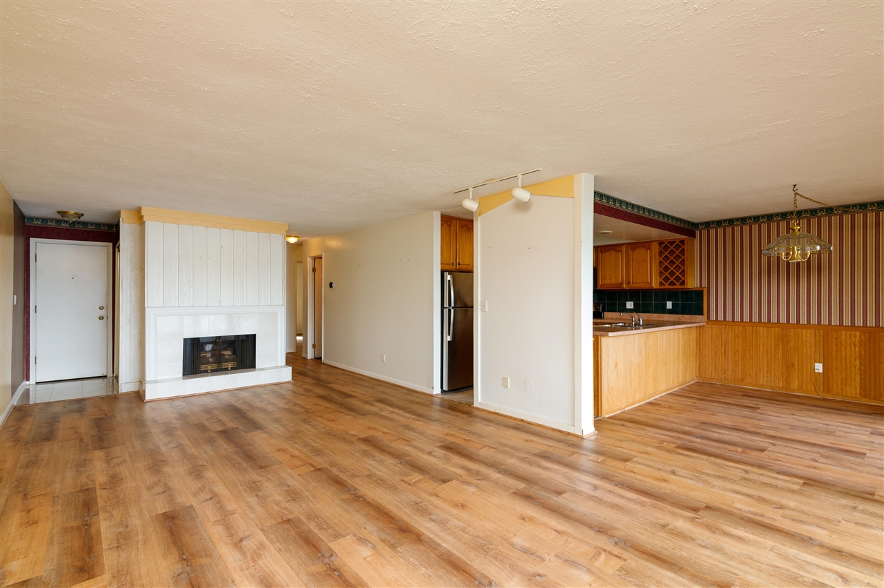 873 Cliffs Drive Property Photo 3
