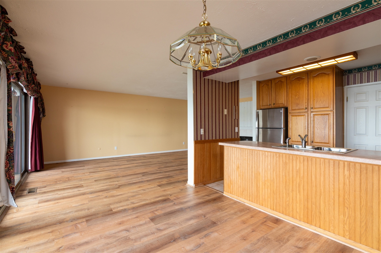 873 Cliffs Drive Property Photo 5