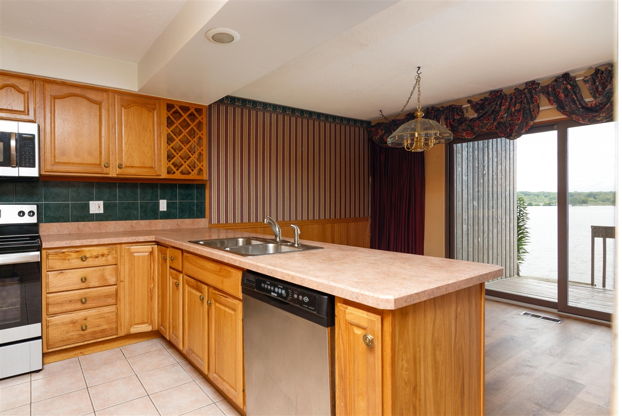 873 Cliffs Drive Property Photo 10