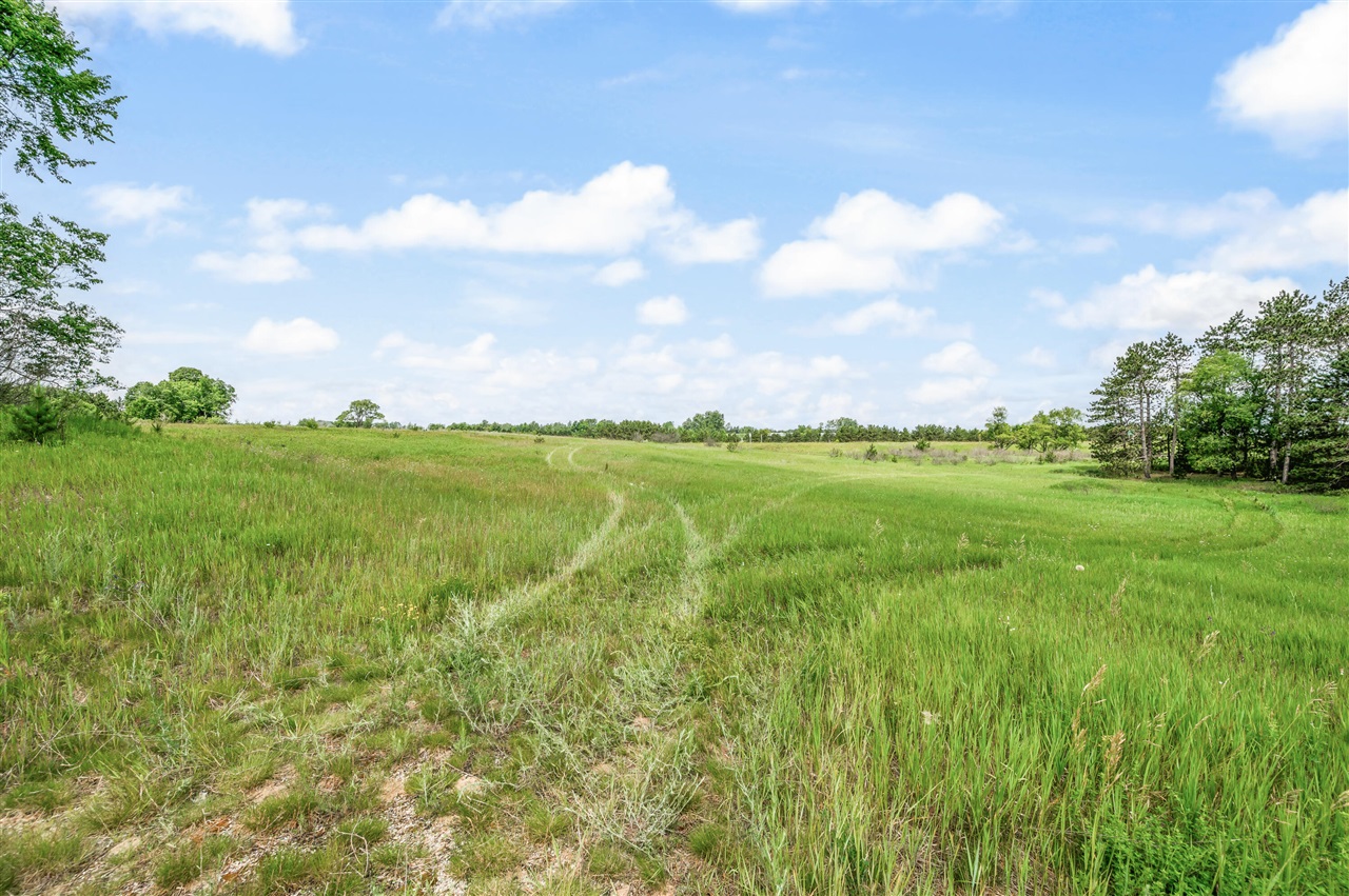 13751 Mackinaw Trail Property Photo 15