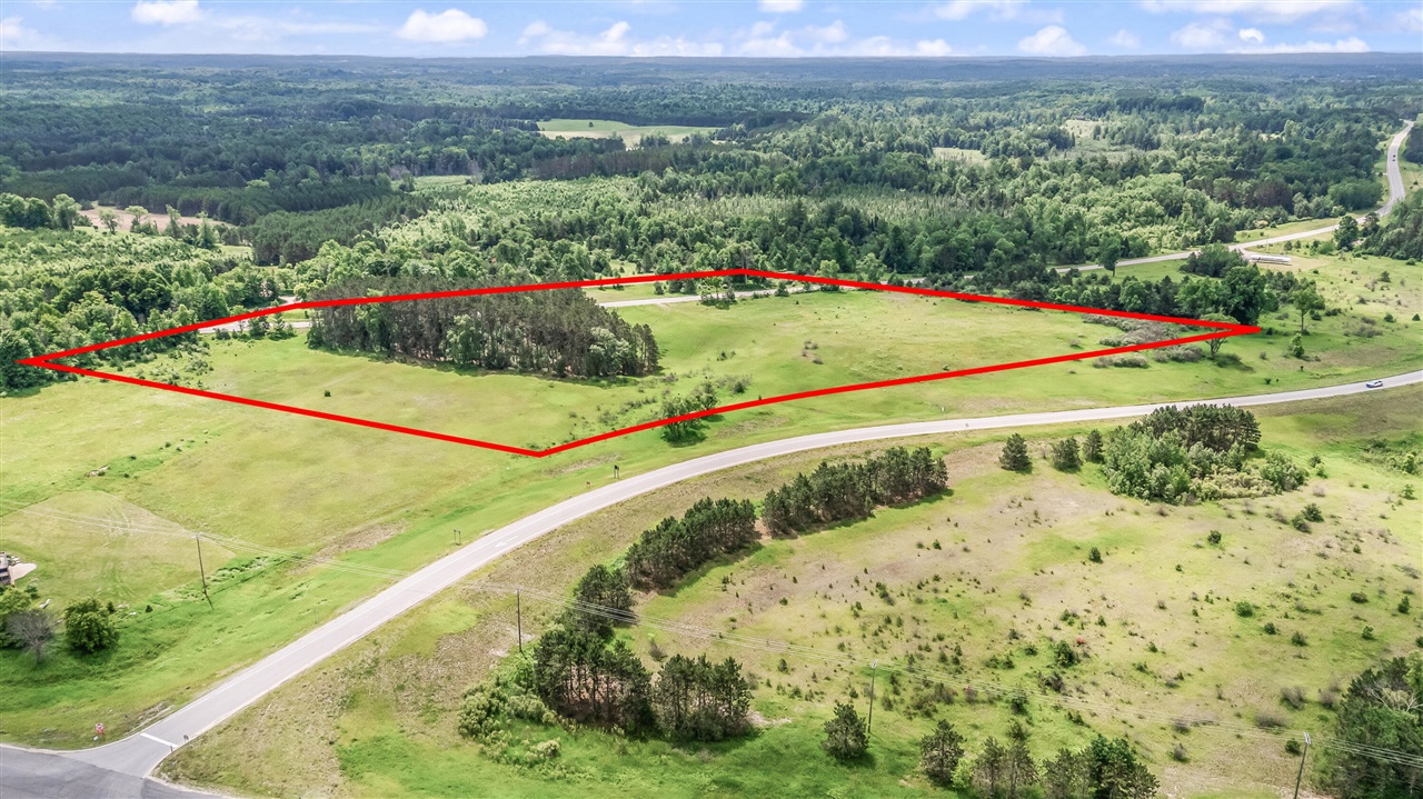 13751 Mackinaw Trail Property Photo 16