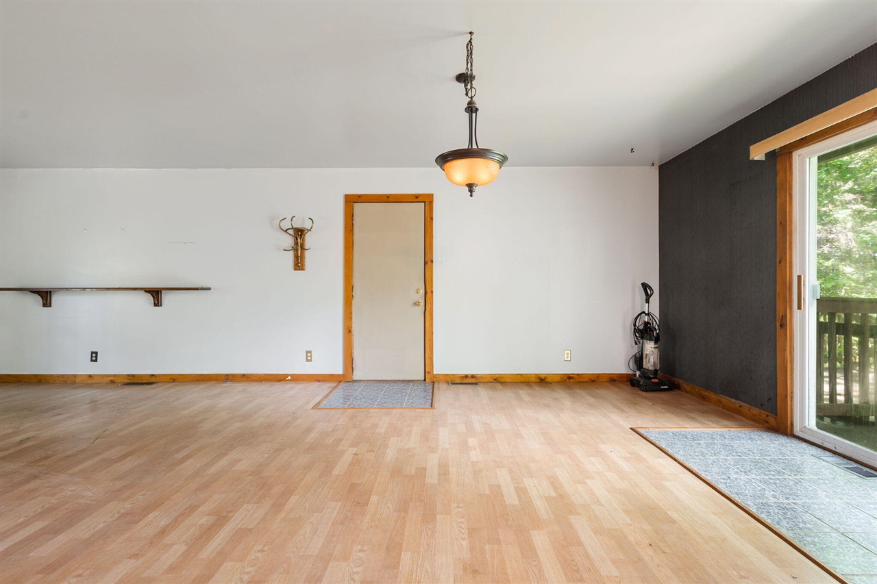 16053 Lakeside Road Property Photo 9