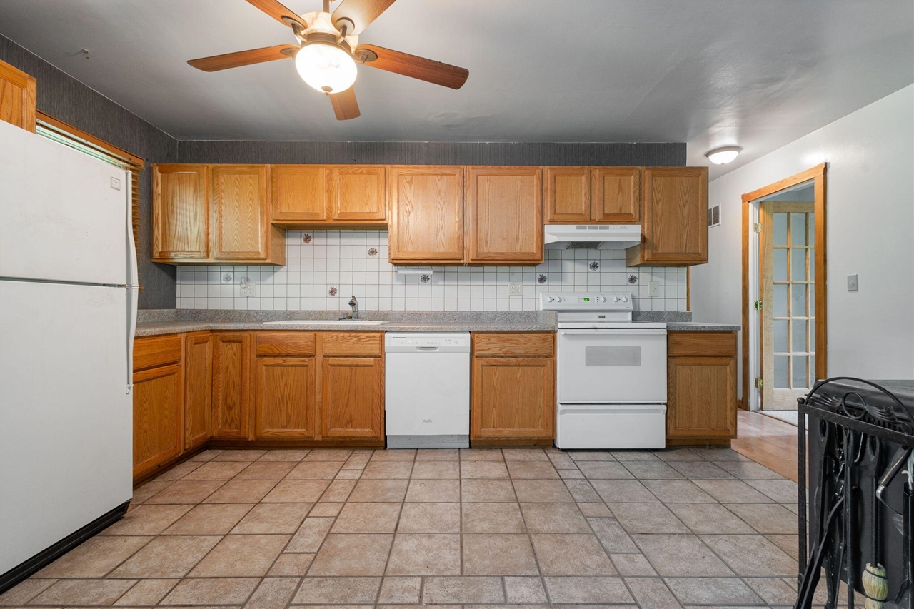 16053 Lakeside Road Property Photo 10
