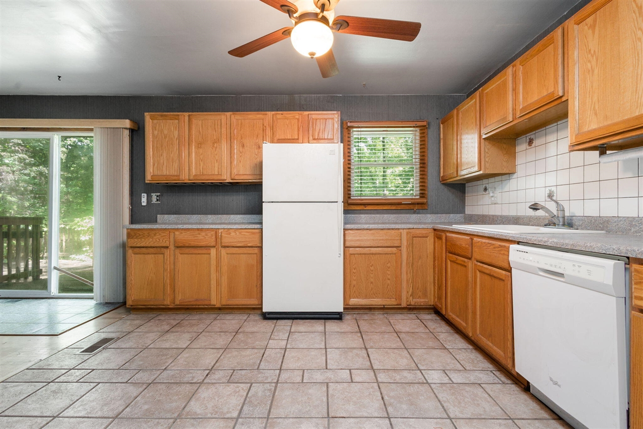 16053 Lakeside Road Property Photo 11