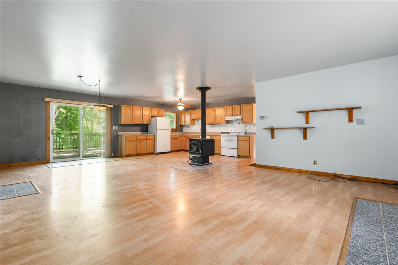 16053 Lakeside Road Property Photo 13