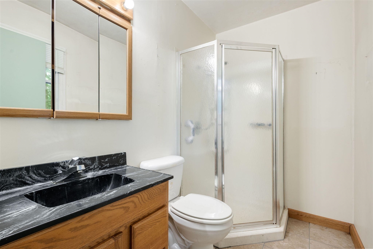 16053 Lakeside Road Property Photo 17