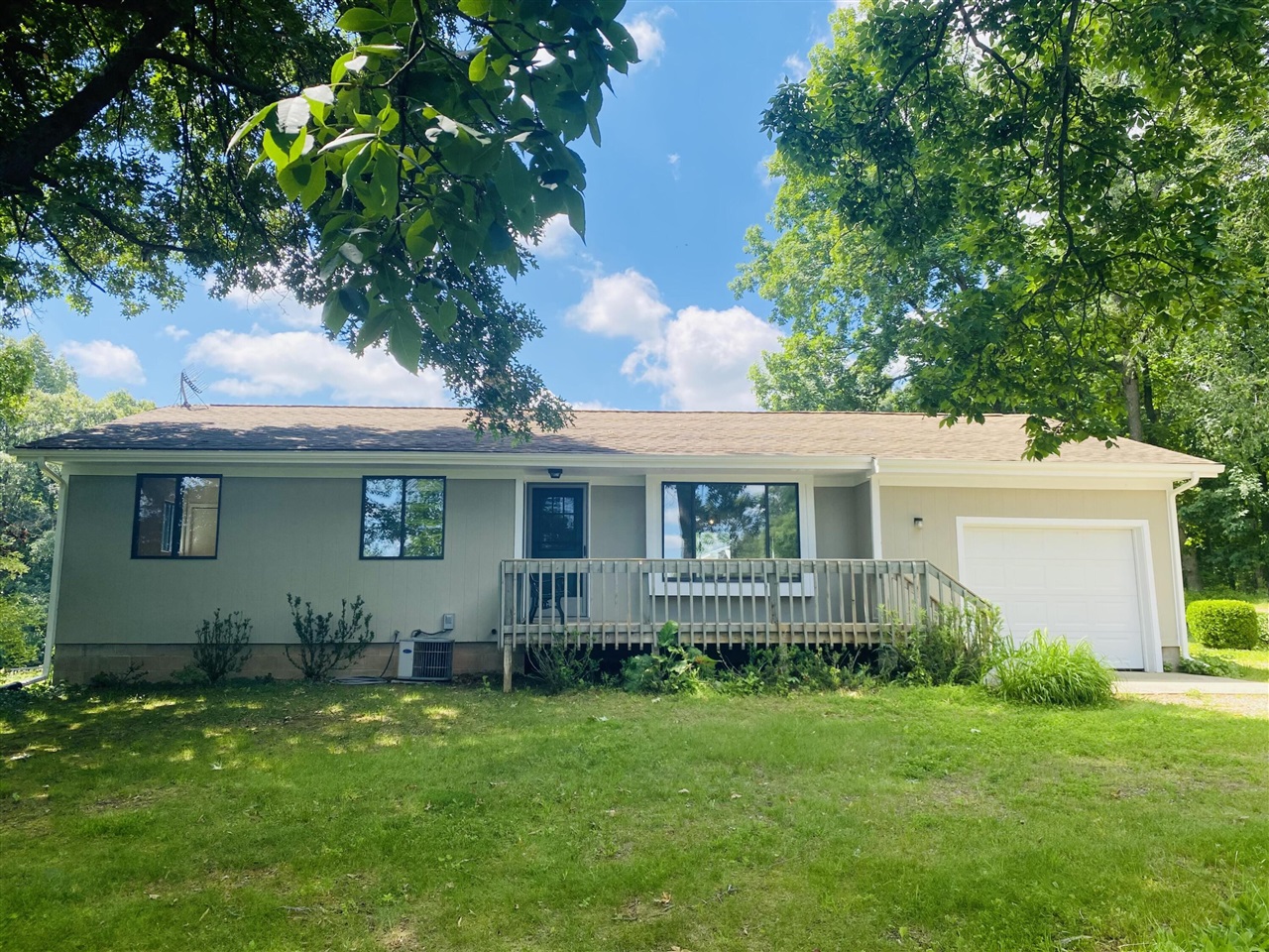 11229 W Snows Lake Road Property Photo 1