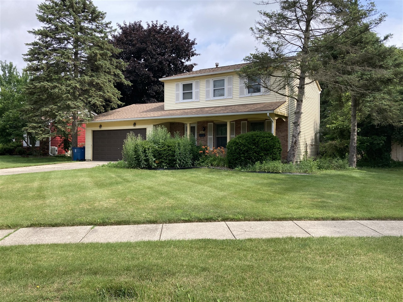 1685 Sheffield Drive Property Photo 2