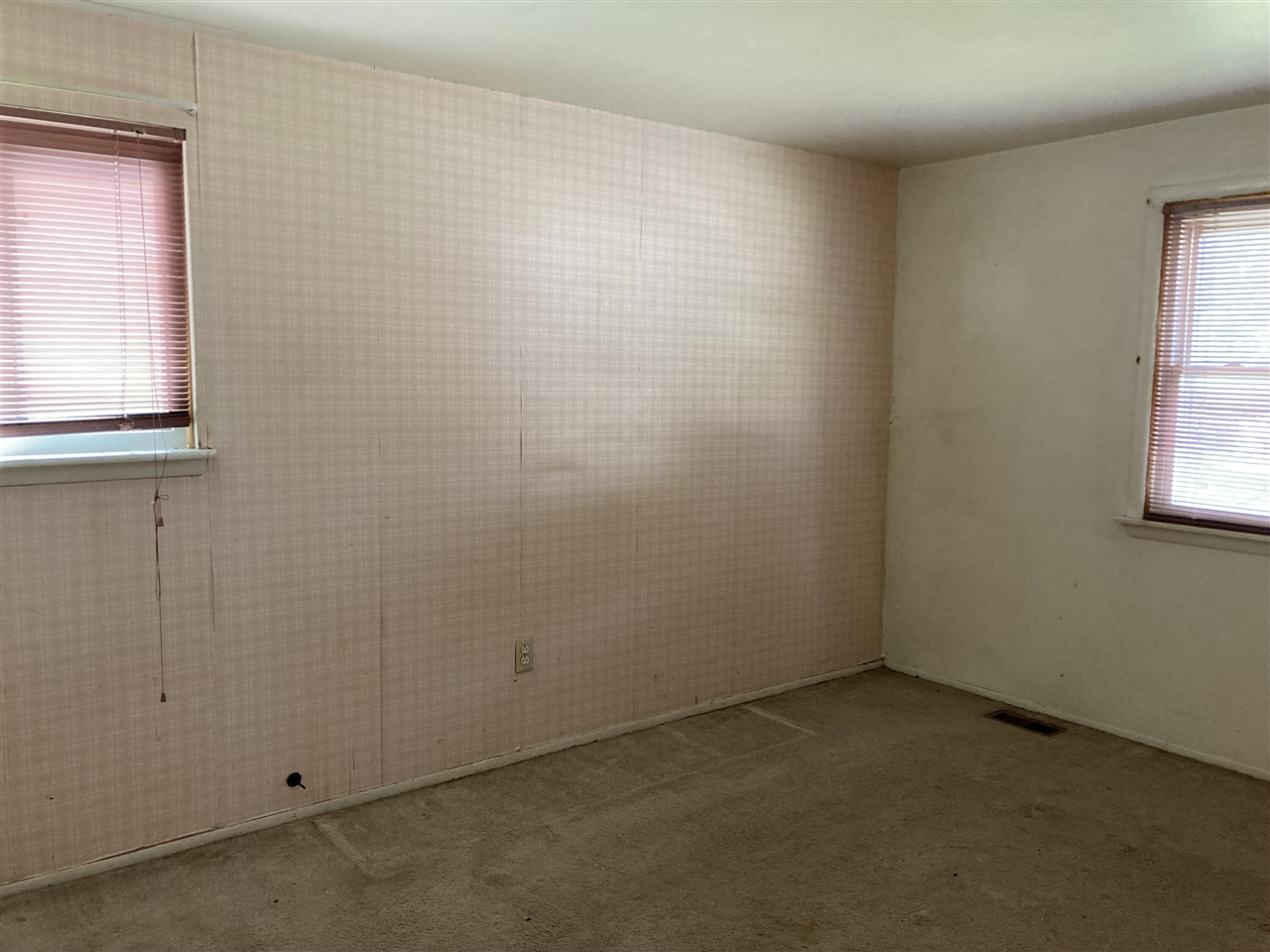 1685 Sheffield Drive Property Photo 12