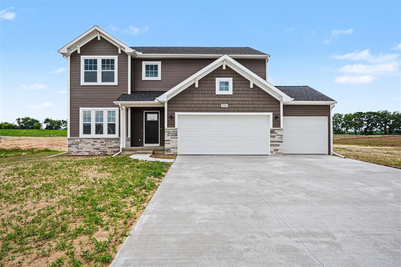 9392 Snow Valley Drive Property Photo 1
