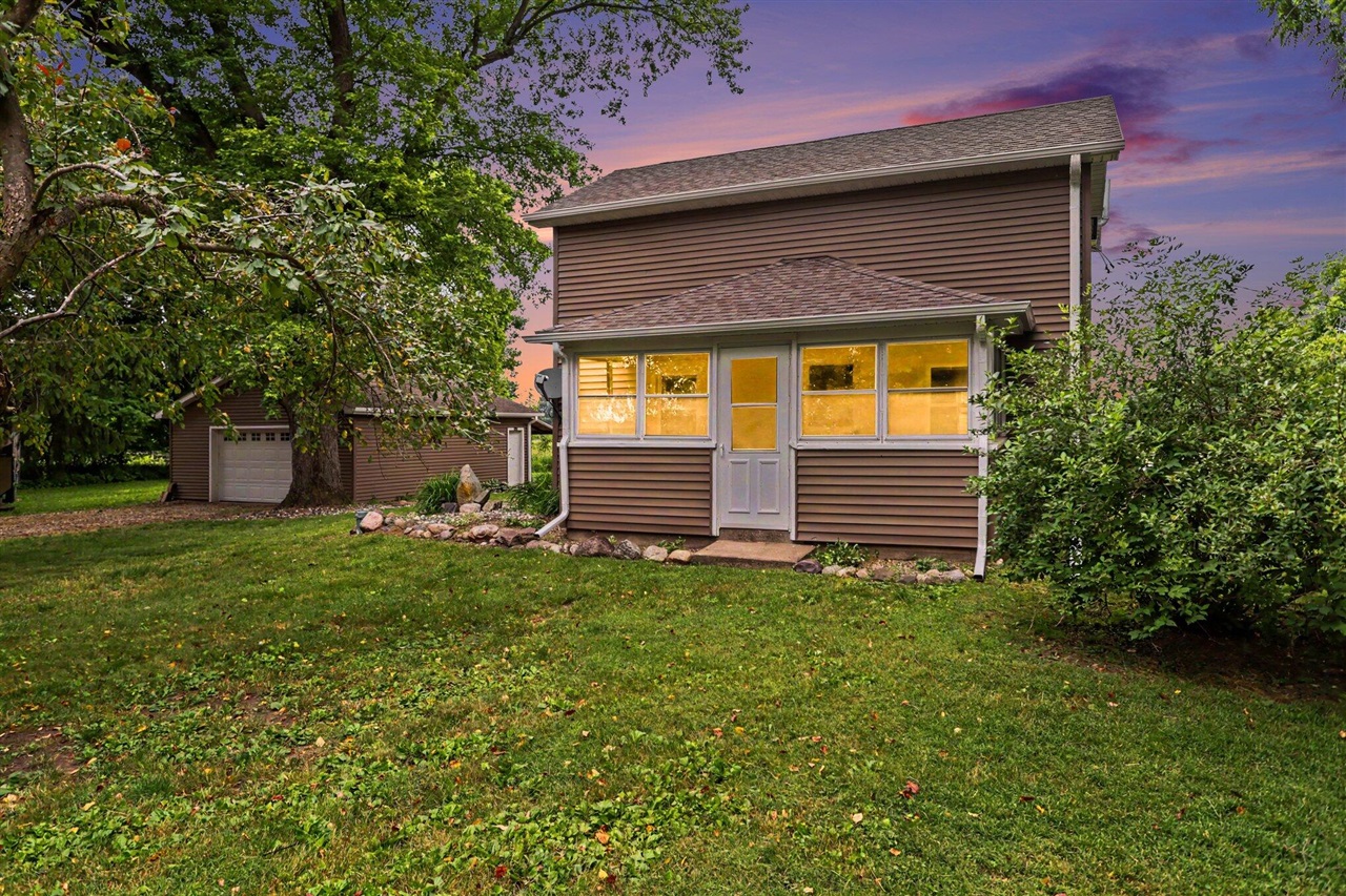 22945 B Drive Property Photo 3