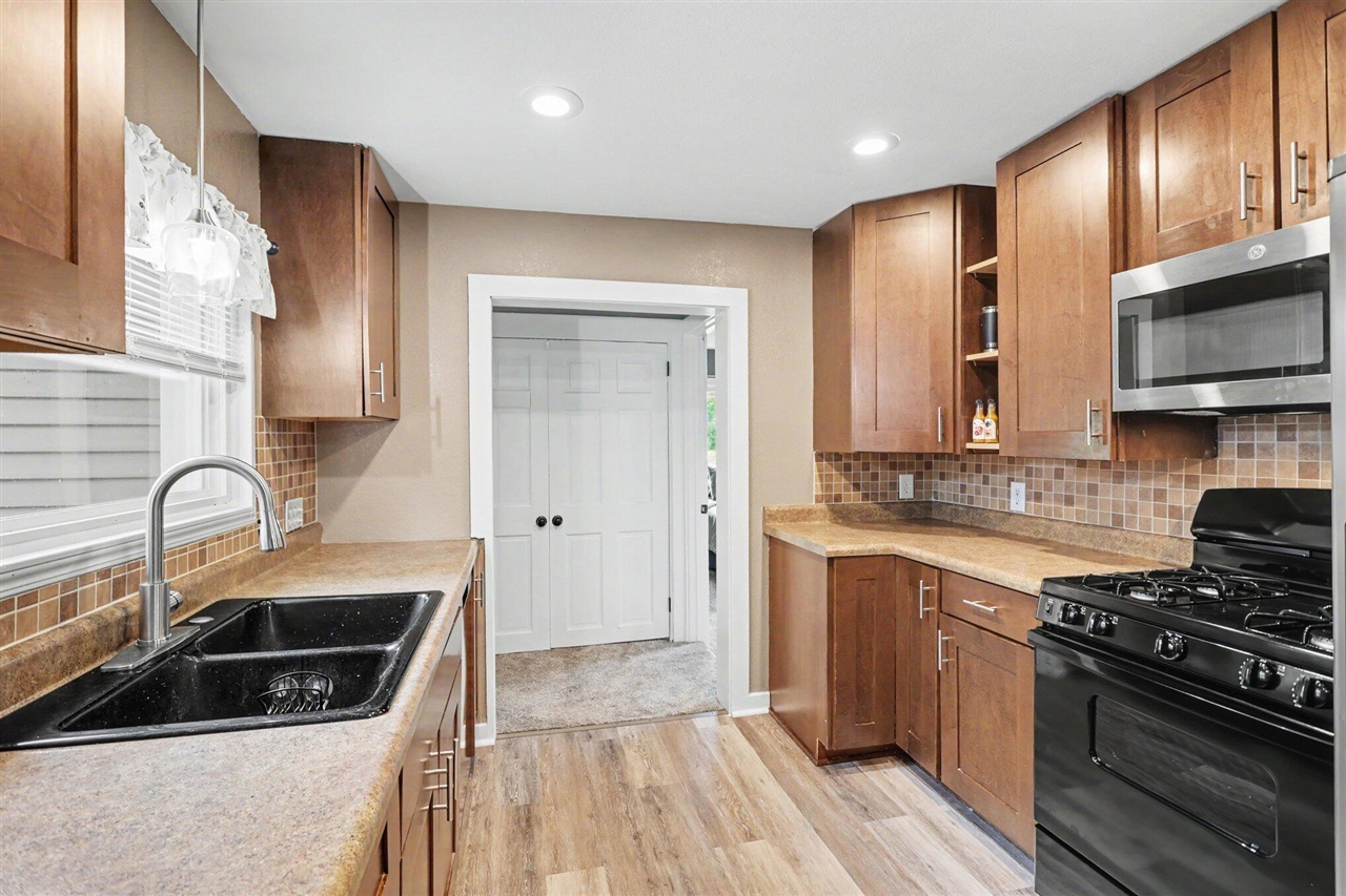 22945 B Drive Property Photo 10