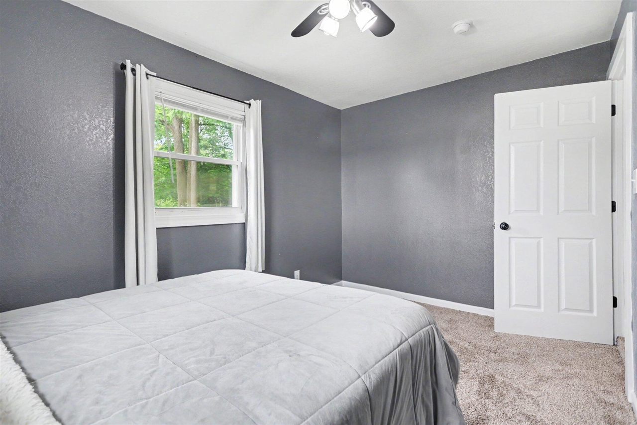 22945 B Drive Property Photo 18