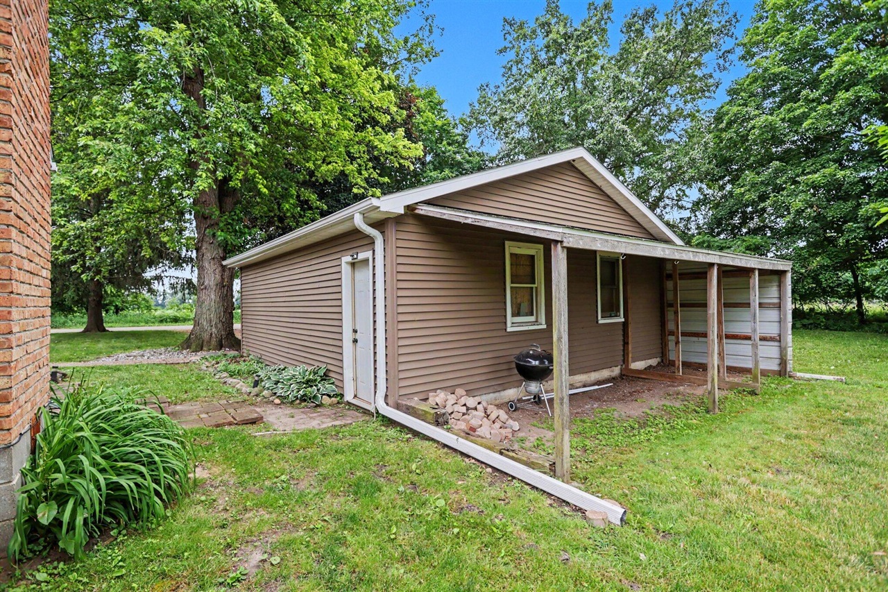 22945 B Drive Property Photo 27