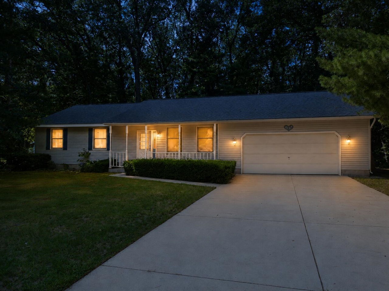 2157 Deerwood Drive Property Photo 1