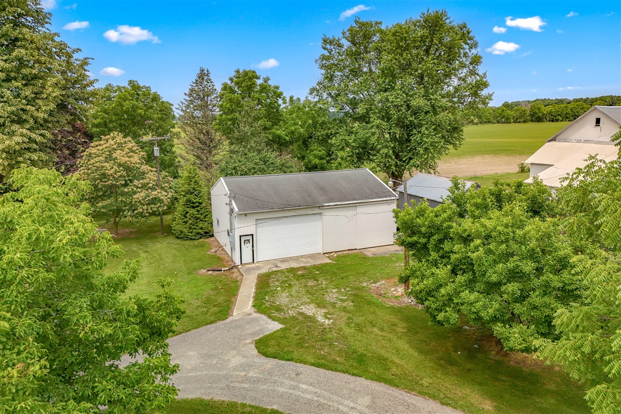7980 E Territorial Road Property Photo 4