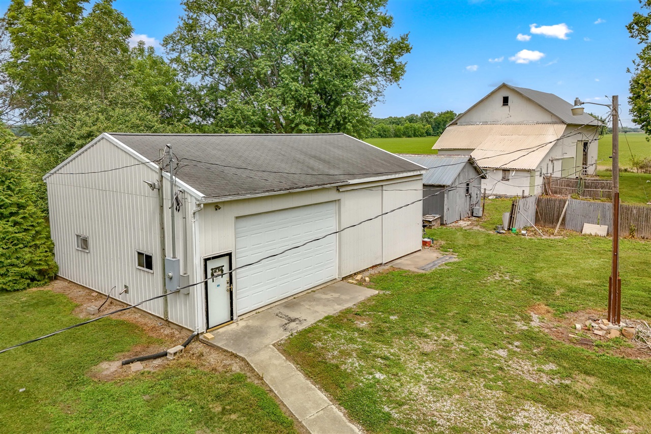 7980 E Territorial Road Property Photo 5