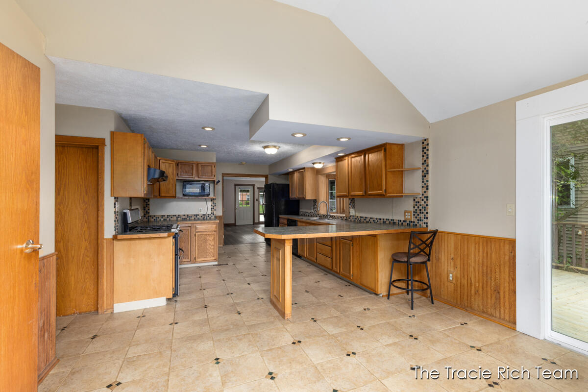 227 E Division Street Property Photo 12