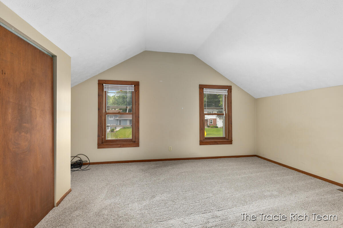 227 E Division Street Property Photo 18