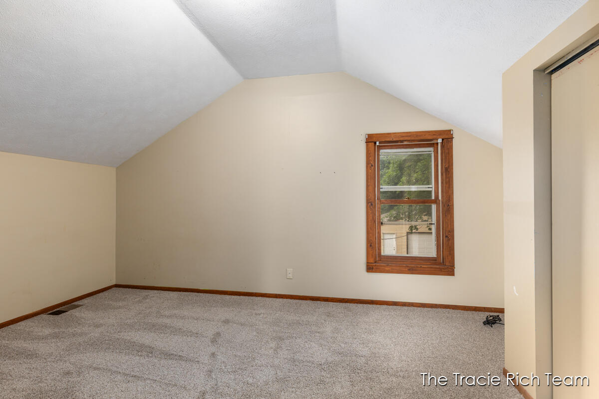 227 E Division Street Property Photo 19