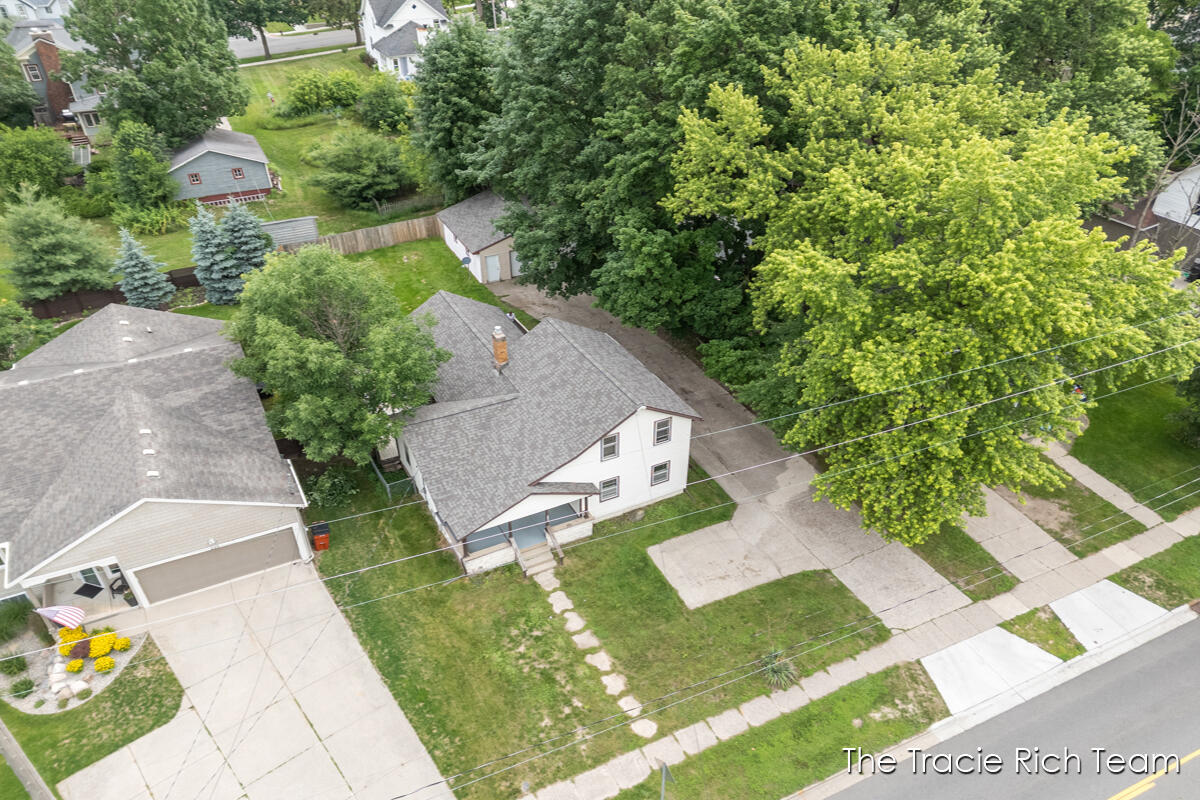 227 E Division Street Property Photo 29