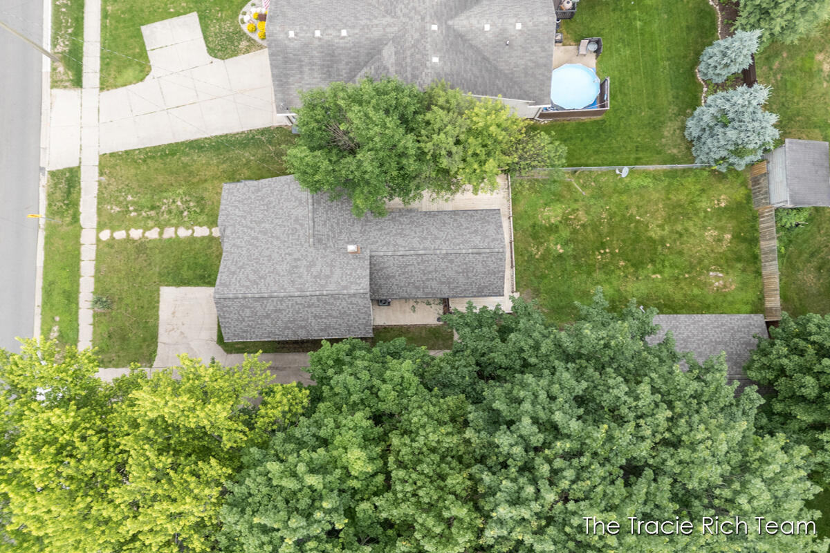 227 E Division Street Property Photo 30