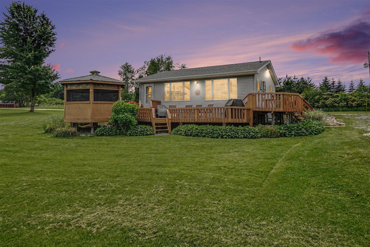 3452 W Lake Drive Property Photo 1