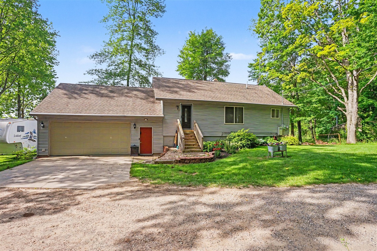9039 E Ensign Court Property Photo 2