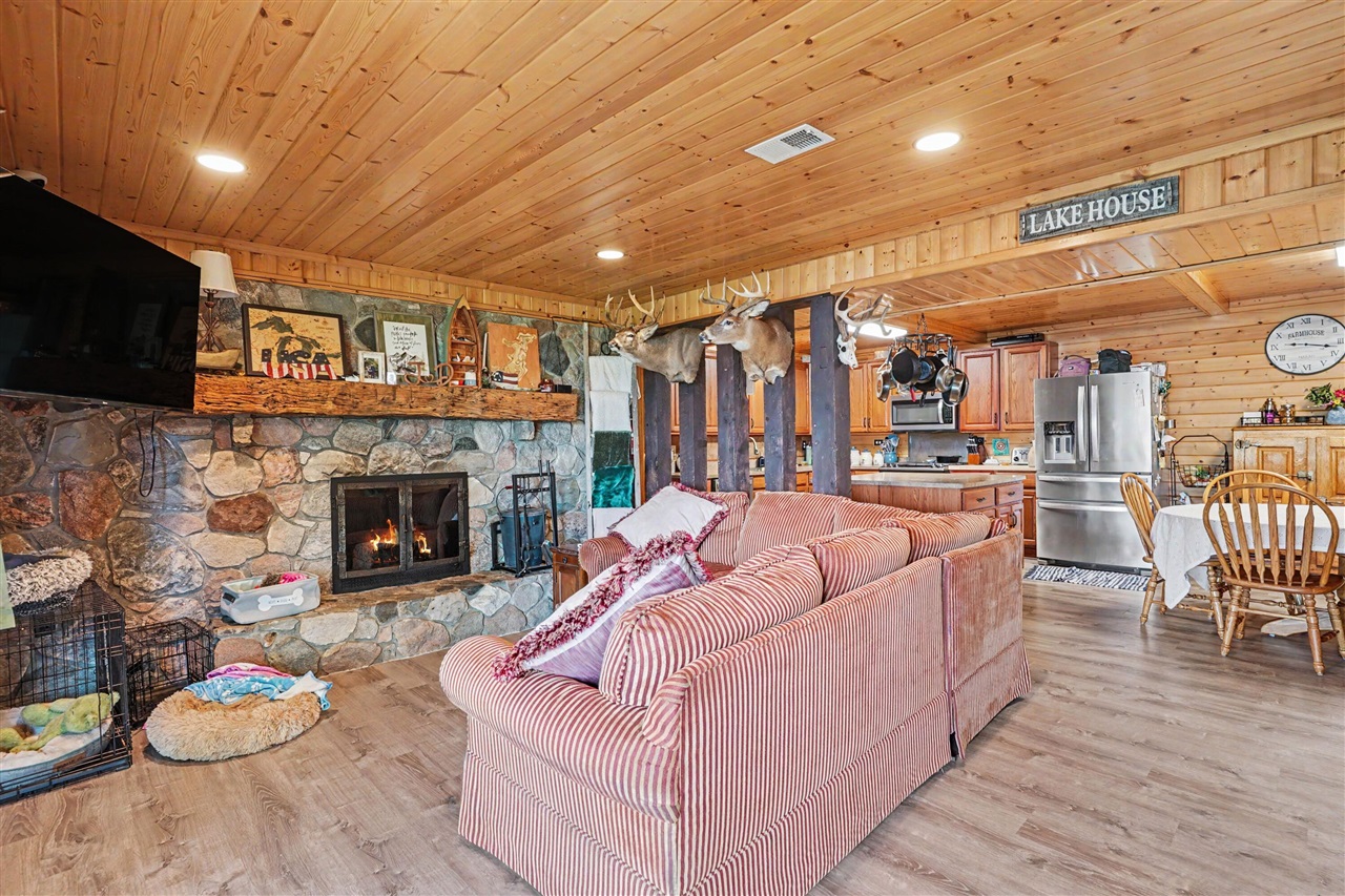9039 E Ensign Court Property Photo 6