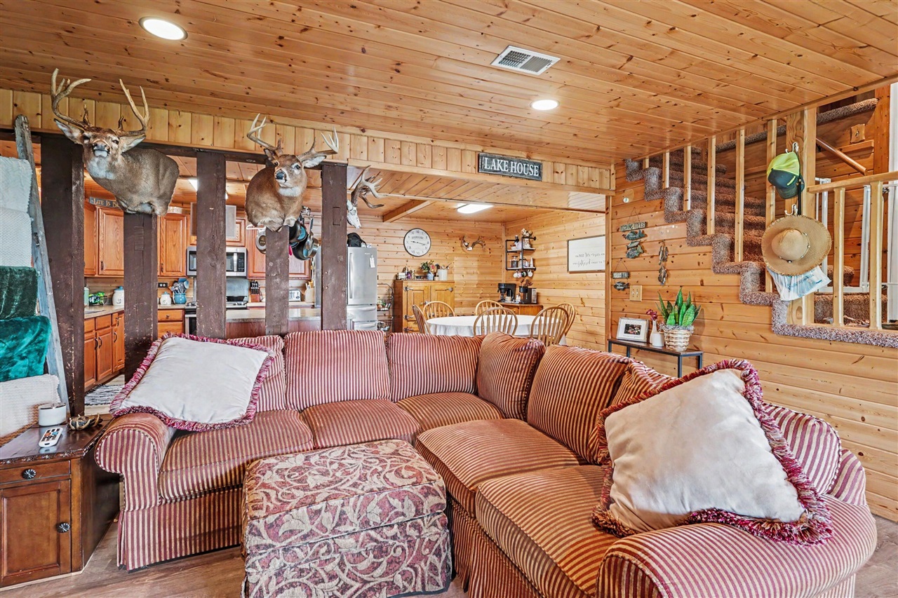 9039 E Ensign Court Property Photo 7