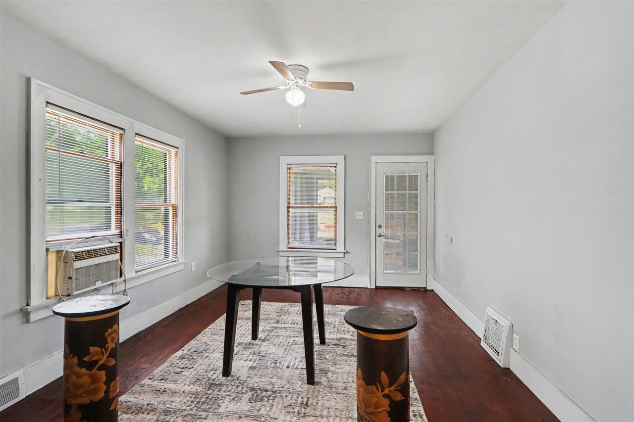 103 Webber Street Property Photo 7