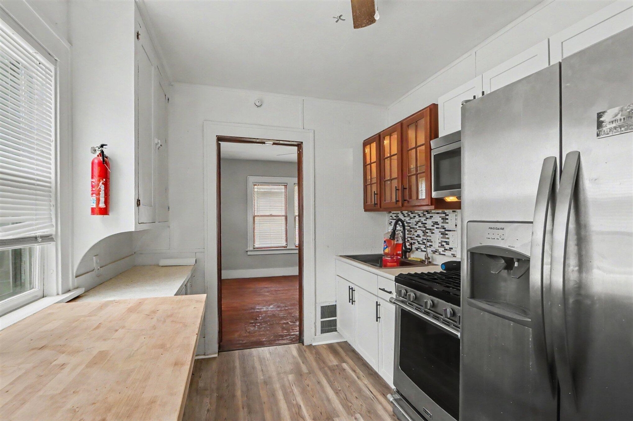 103 Webber Street Property Photo 9