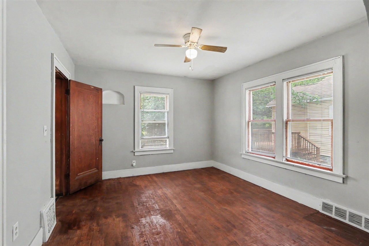 103 Webber Street Property Photo 12