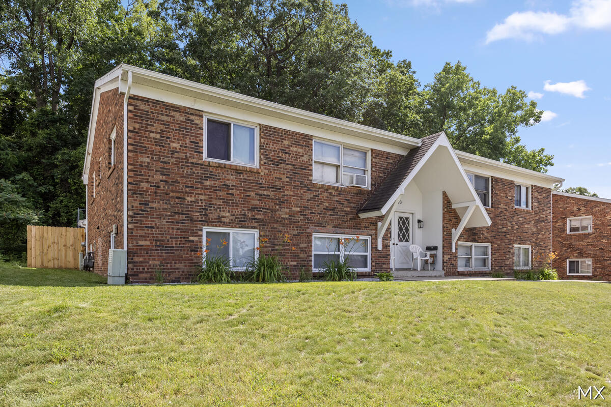 1860 Prairie Parkway Property Photo 1