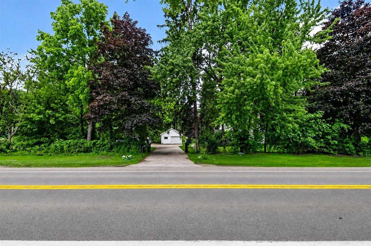 6109 Brooklyn Road Property Photo 2