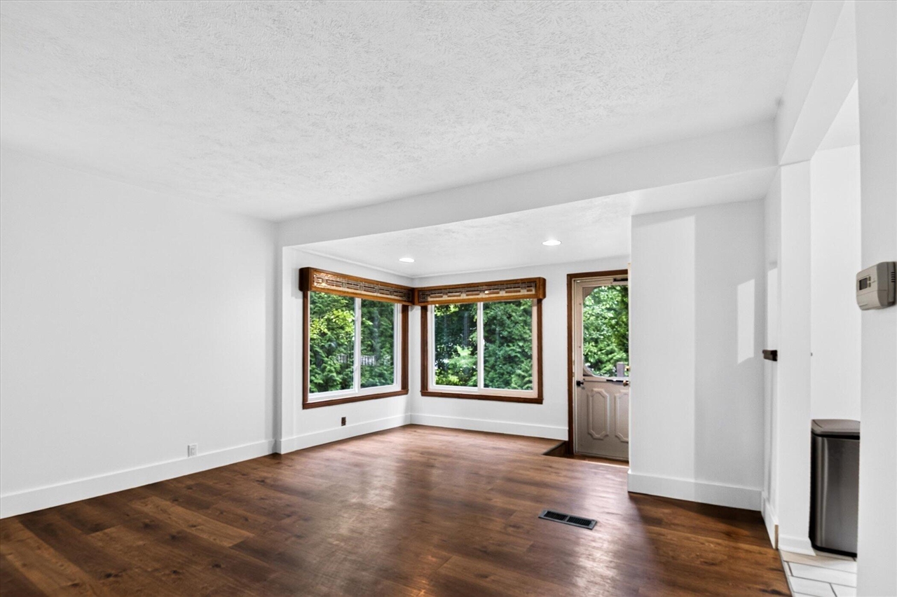 6109 Brooklyn Road Property Photo 5