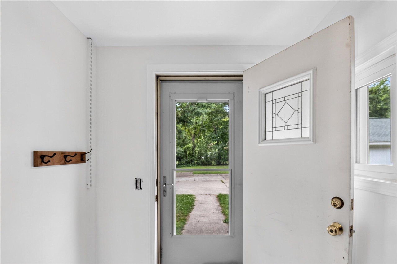 6109 Brooklyn Road Property Photo 11