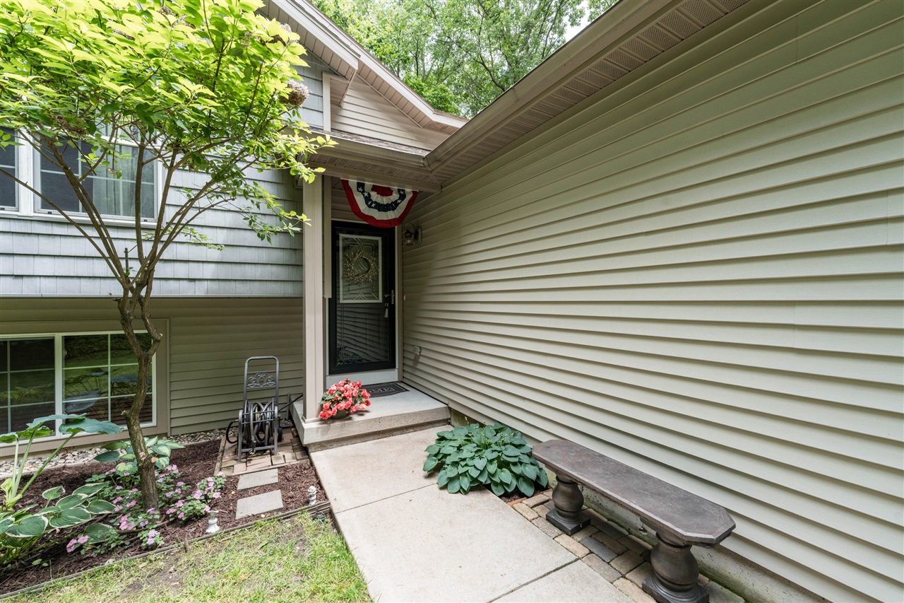 25158 Chaty Lane Property Photo 3