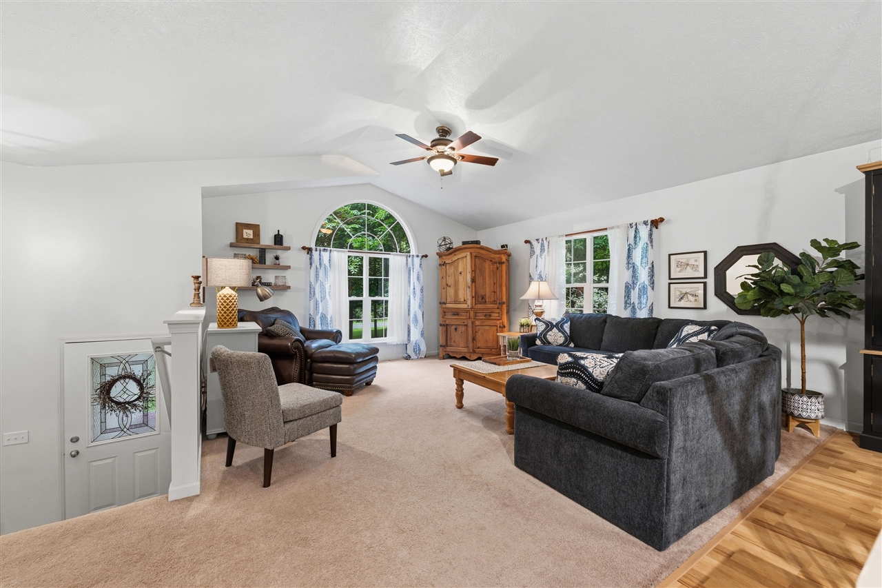 25158 Chaty Lane Property Photo 5