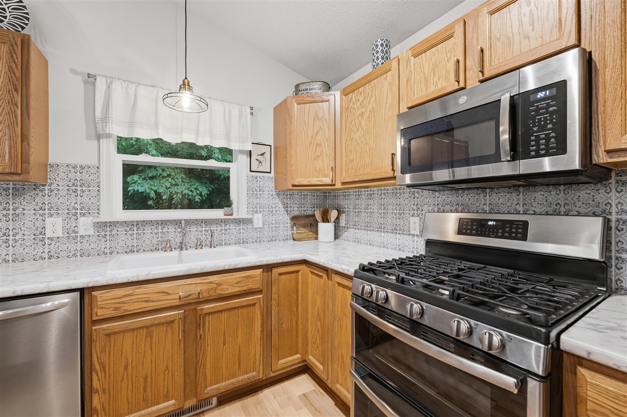 25158 Chaty Lane Property Photo 12