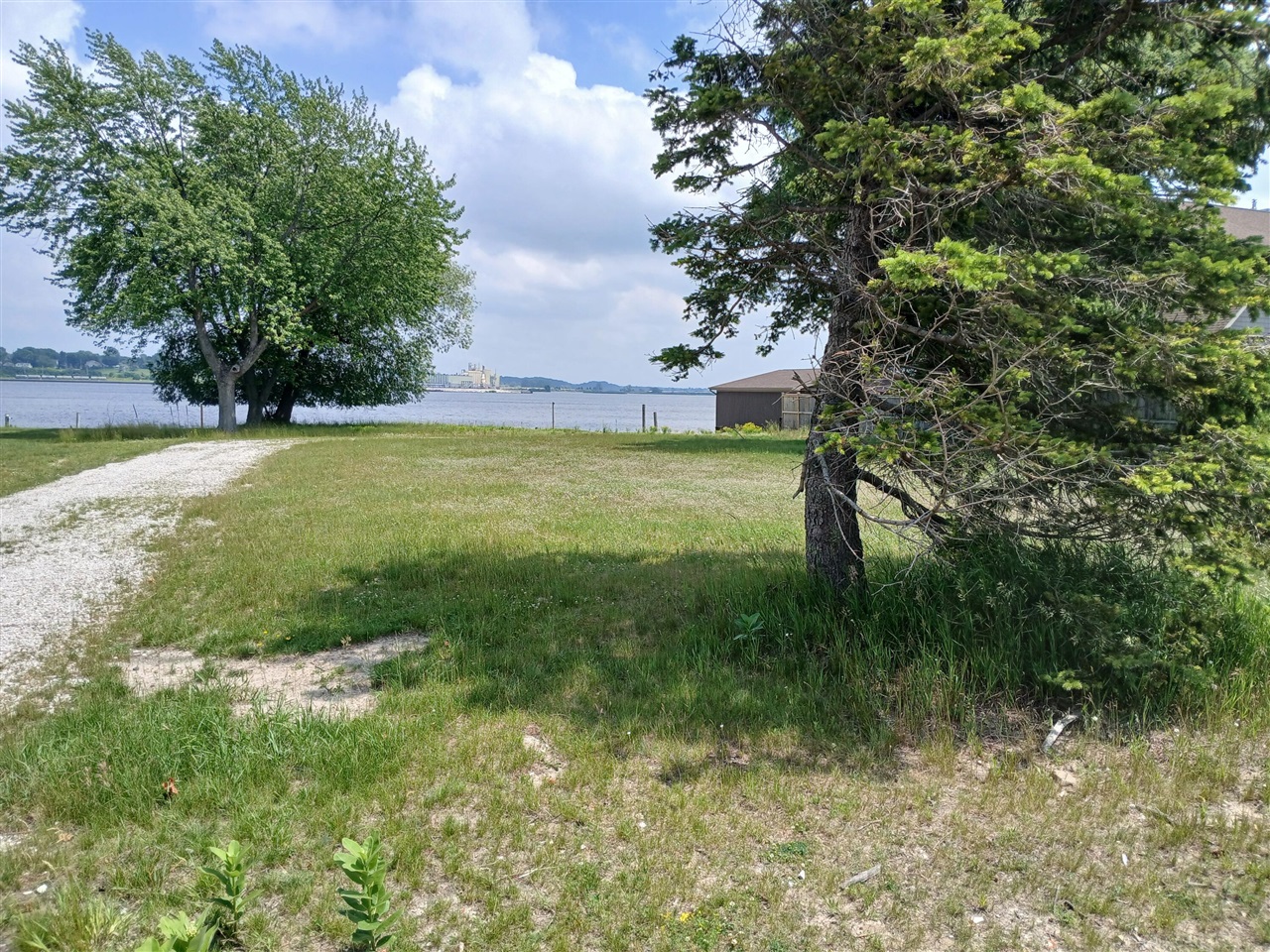 846 S Lakeshore Drive Property Photo 7