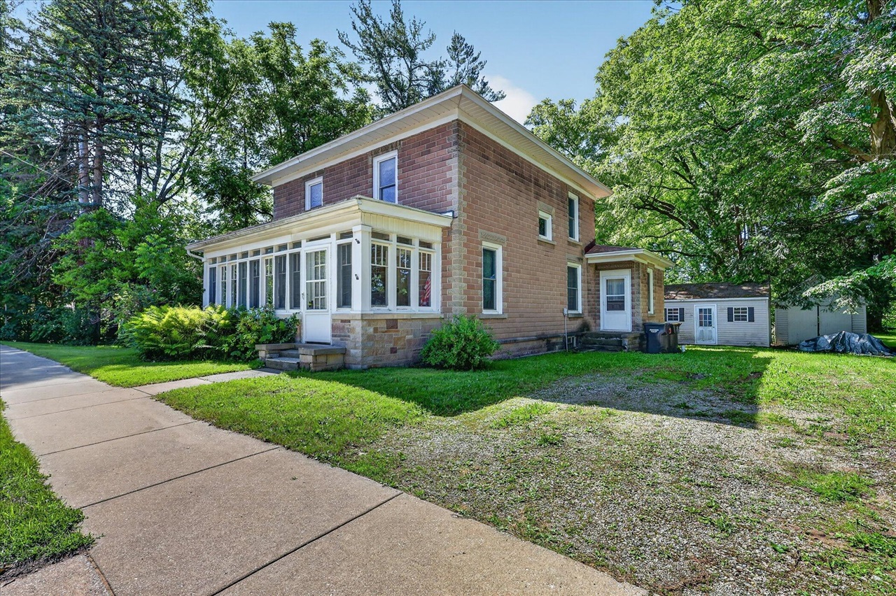 100 E Muskegon Street Property Photo 1